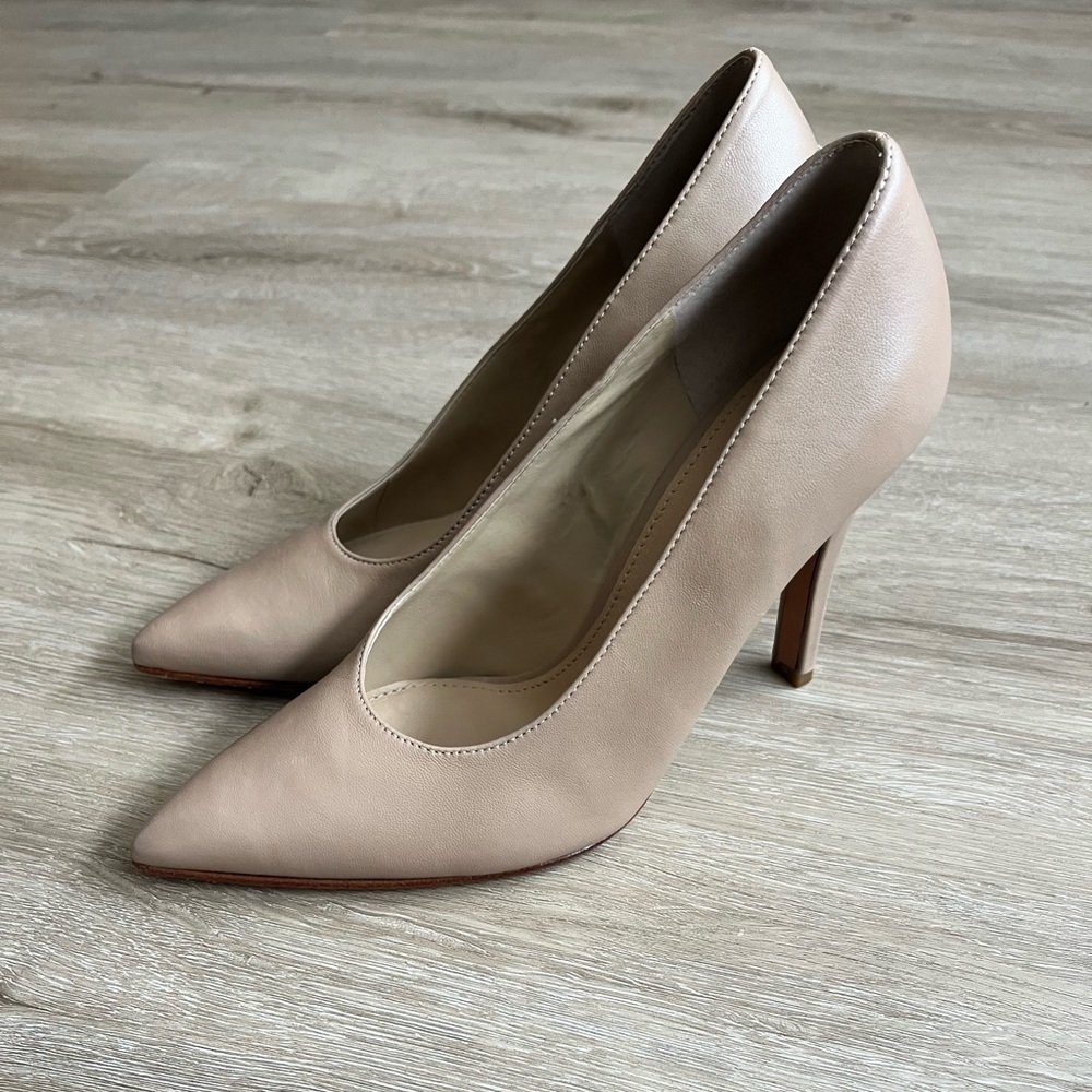 Marc Fisher LTD Tan  Leather Pumps Women's SZ 5
